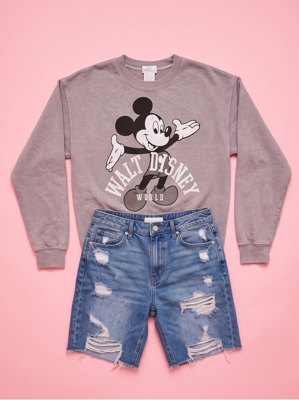 Walt Disney World Gray Mickey Mouse Graphic Pullover Sweatshirt size medium - Picture 3 of 6